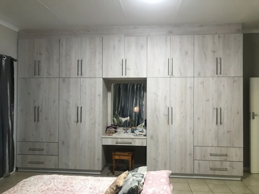 4 Bedroom Property for Sale in Middelpos Northern Cape